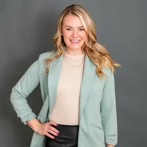 image of agent Katie Adams